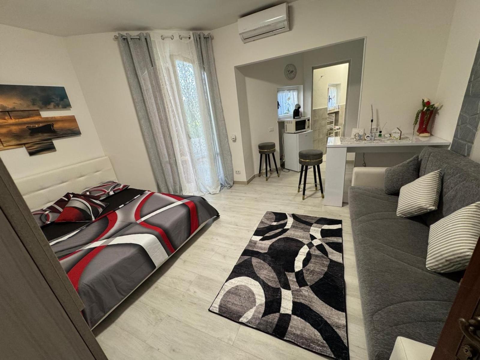 Di Fronte Al Appartamento Peschiera del Garda